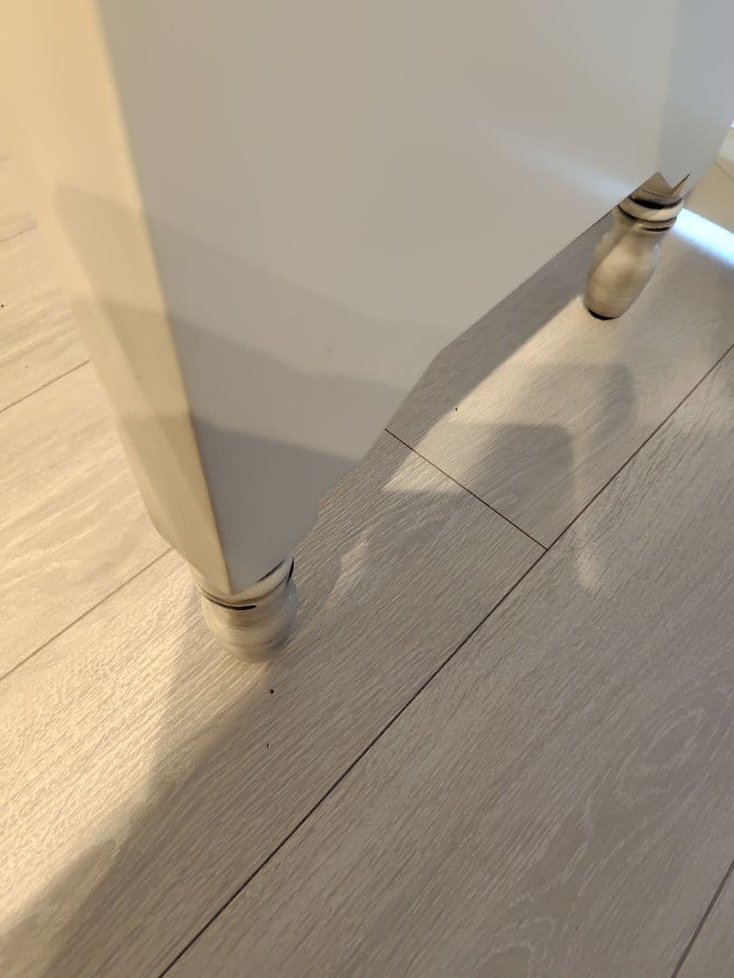 ネイルテーブル シャビーシック ビューティーガレージ