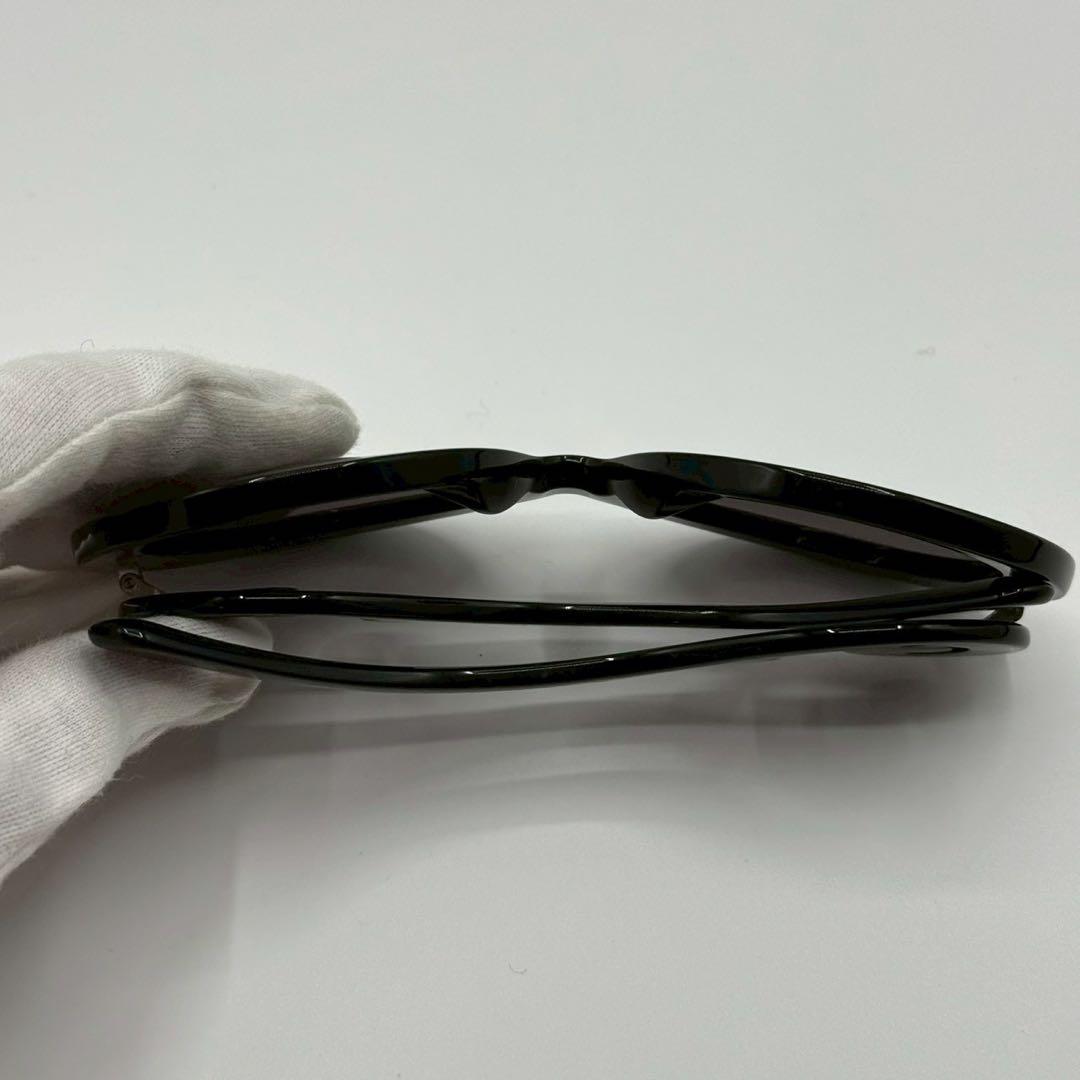 【廃盤品】プラダ バタフライ ミニマルバロック サングラス 黒 カラーレンズ