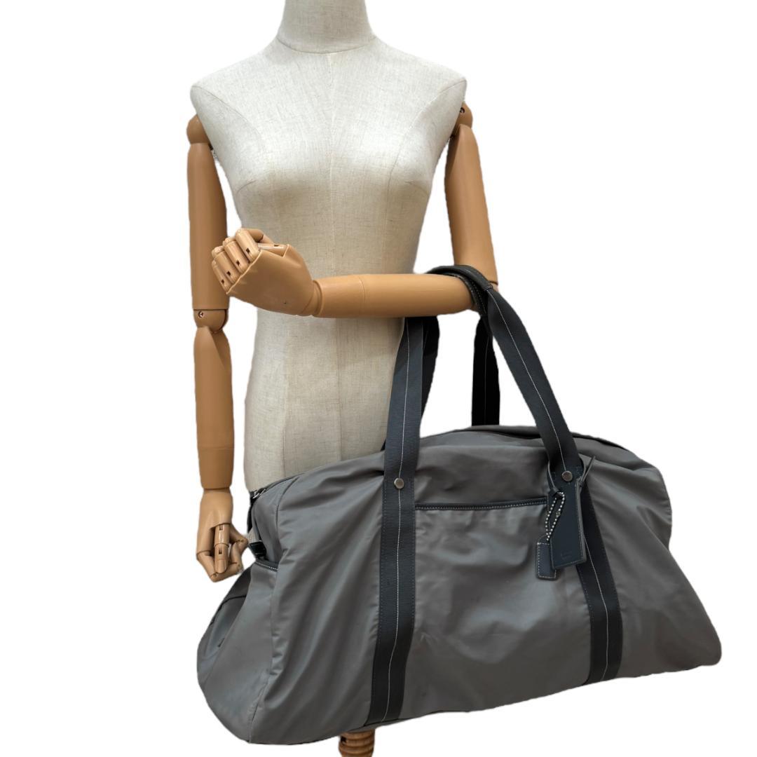 コーチ　ボストンバッグ　チャーム　ロゴ　タグ　グレー　旅行カバン　大容量　大きめ