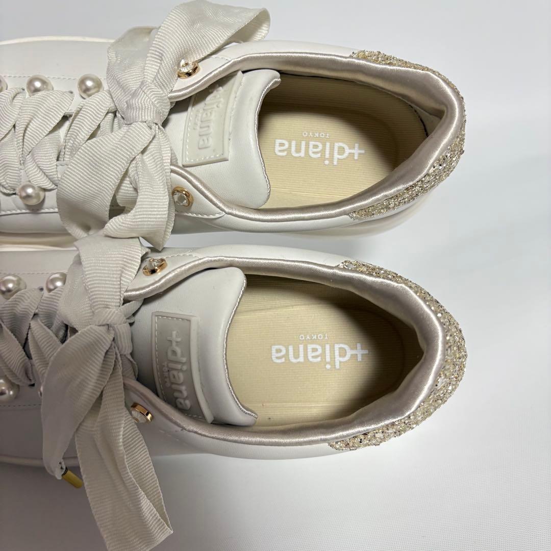 ＋diana プラスダイアナ パールビジュー付きリボンスニーカー ホワイト 白