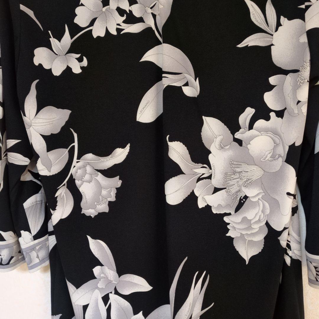 近年レオナール　人気花柄 Vネック 7分袖 カンカンチュニックのみ