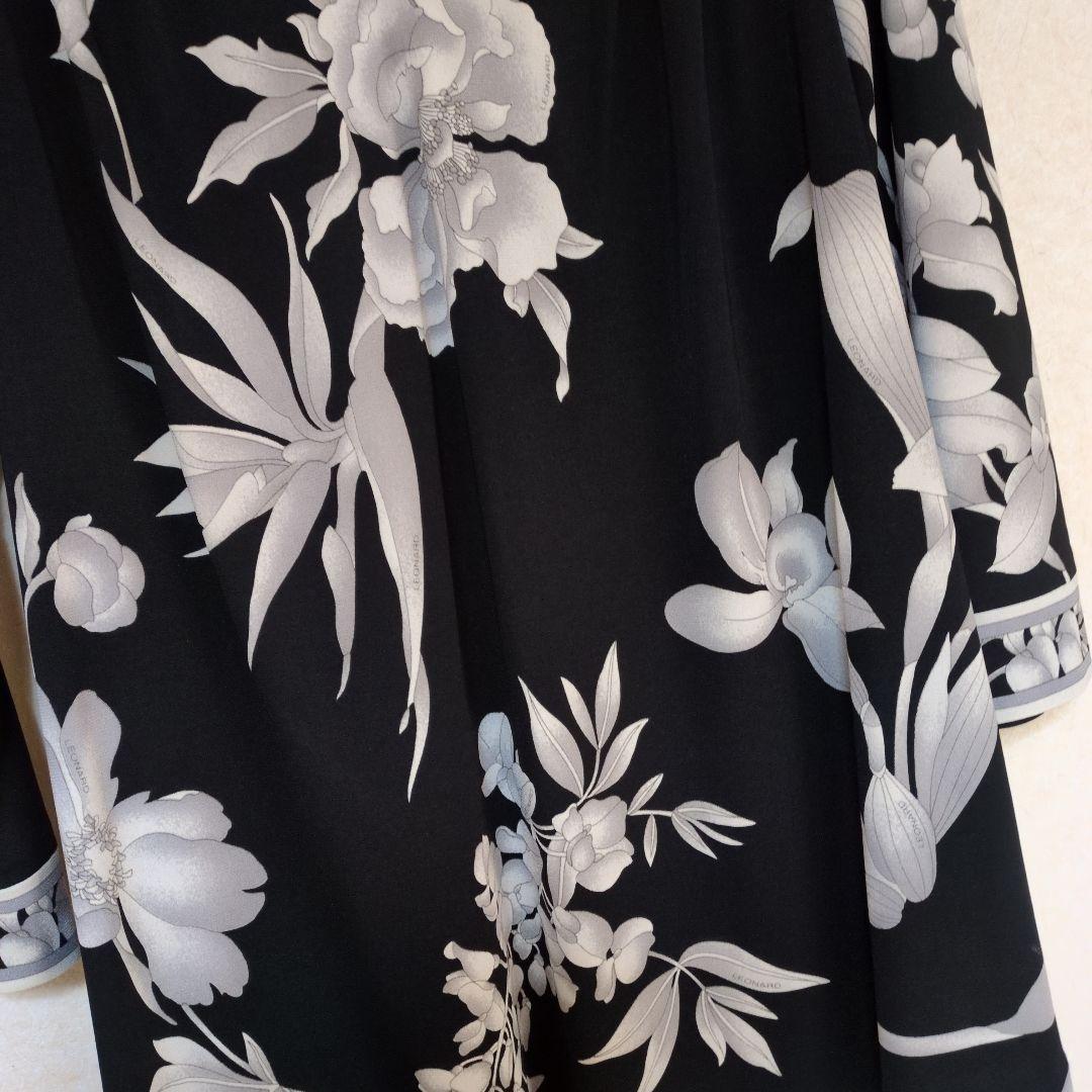 近年レオナール　人気花柄 Vネック 7分袖 カンカンチュニックのみ