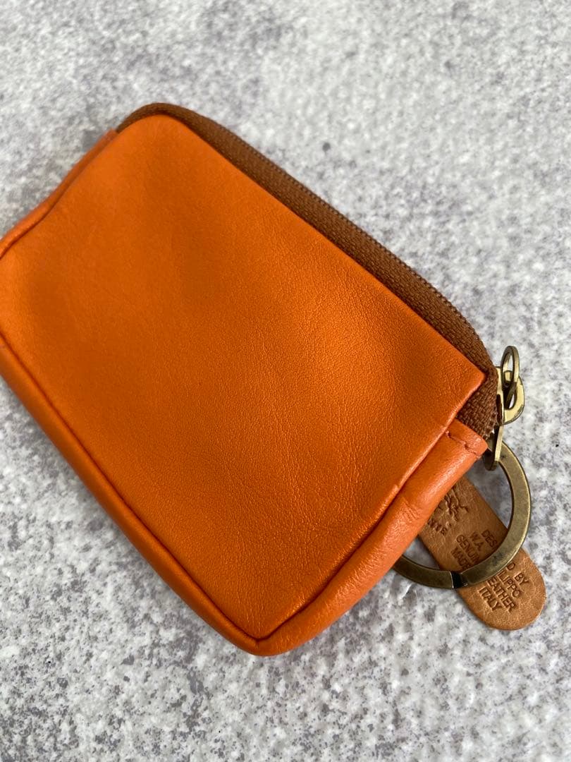 イルビゾンテ　オレンジ　レザー　ケース