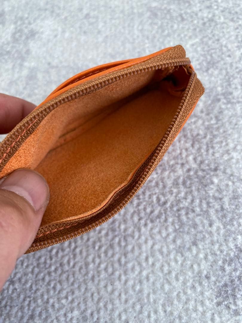 イルビゾンテ　オレンジ　レザー　ケース