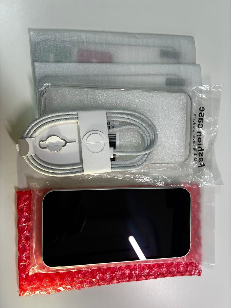 2月9日午前まで　iPhone16e ほぼ新品 本体 esimフリー