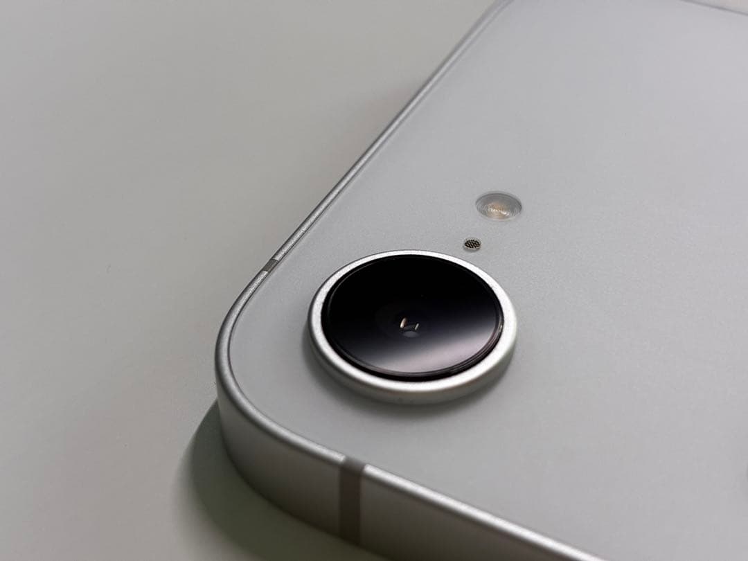 2月9日午前まで　iPhone16e ほぼ新品 本体 esimフリー