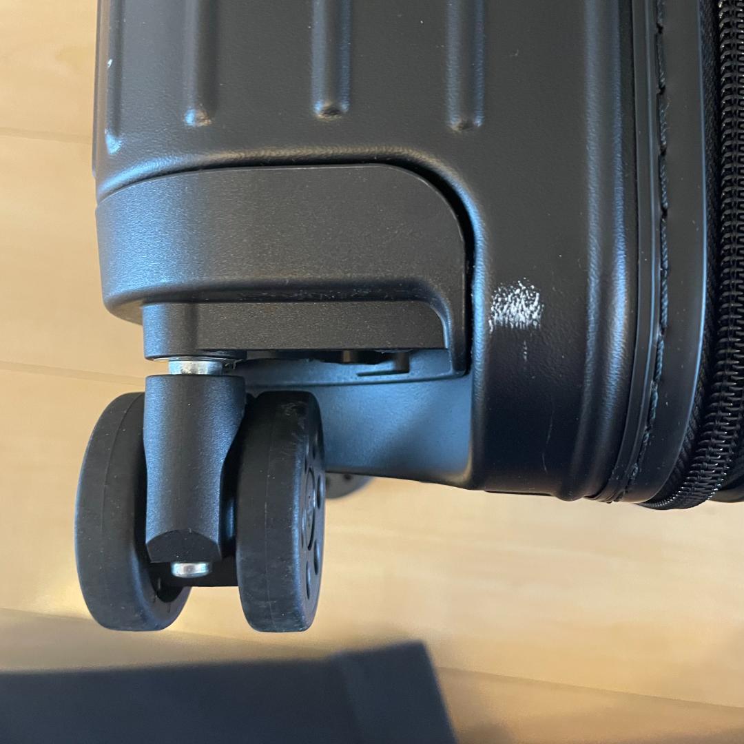 RIMOWA / リモワ Essential キャビン マットブラック