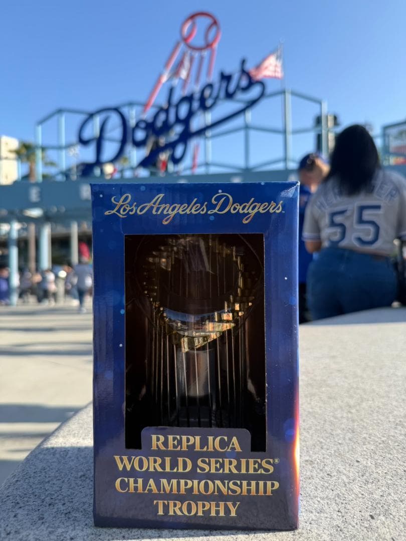 【非売品・限定品】LA Dodgers2024ワールドシリーズレプリカトロフィー