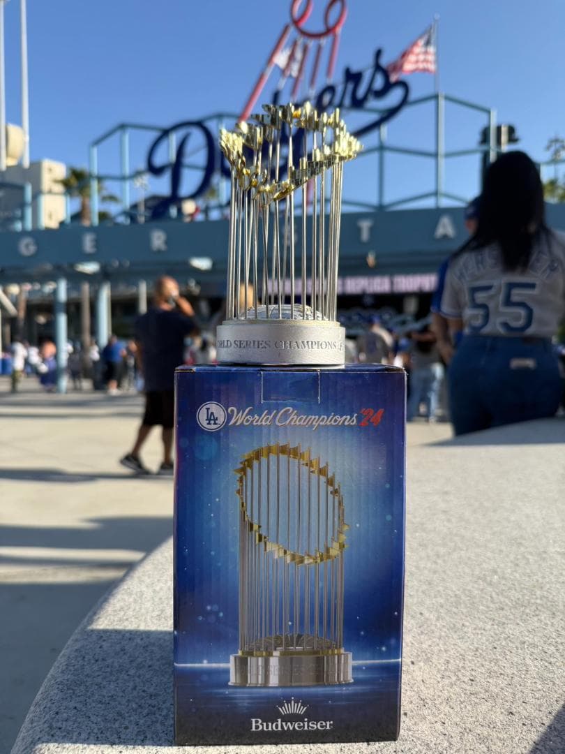 【非売品・限定品】LA Dodgers2024ワールドシリーズレプリカトロフィー