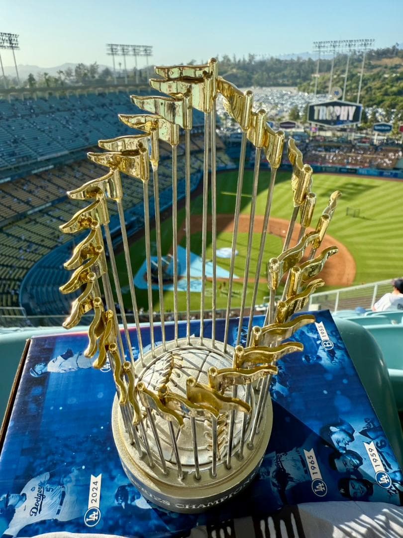 【非売品・限定品】LA Dodgers2024ワールドシリーズレプリカトロフィー