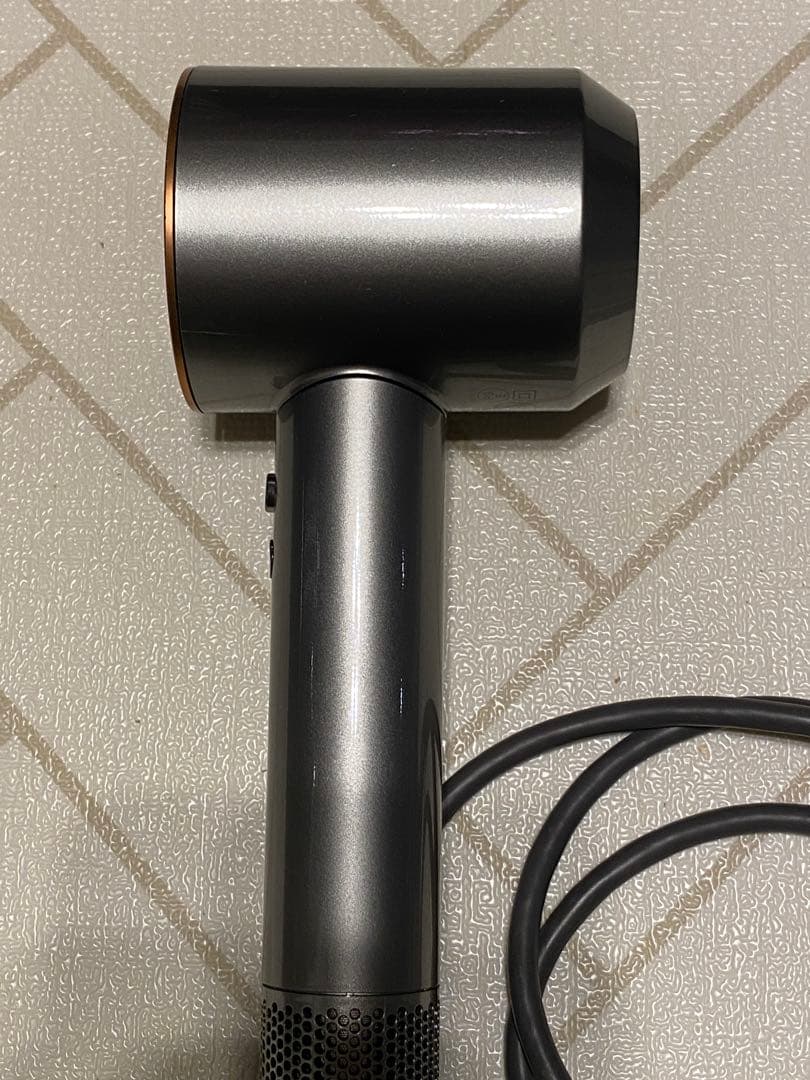 Dyson Supersonic Ionic ヘアドライヤー HD15