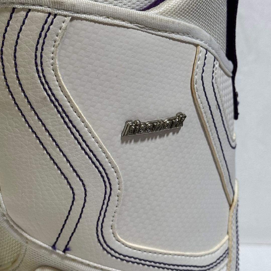 美品24.5cm スノーボードブーツキスマーク白色ホワイトレディース女性初心者