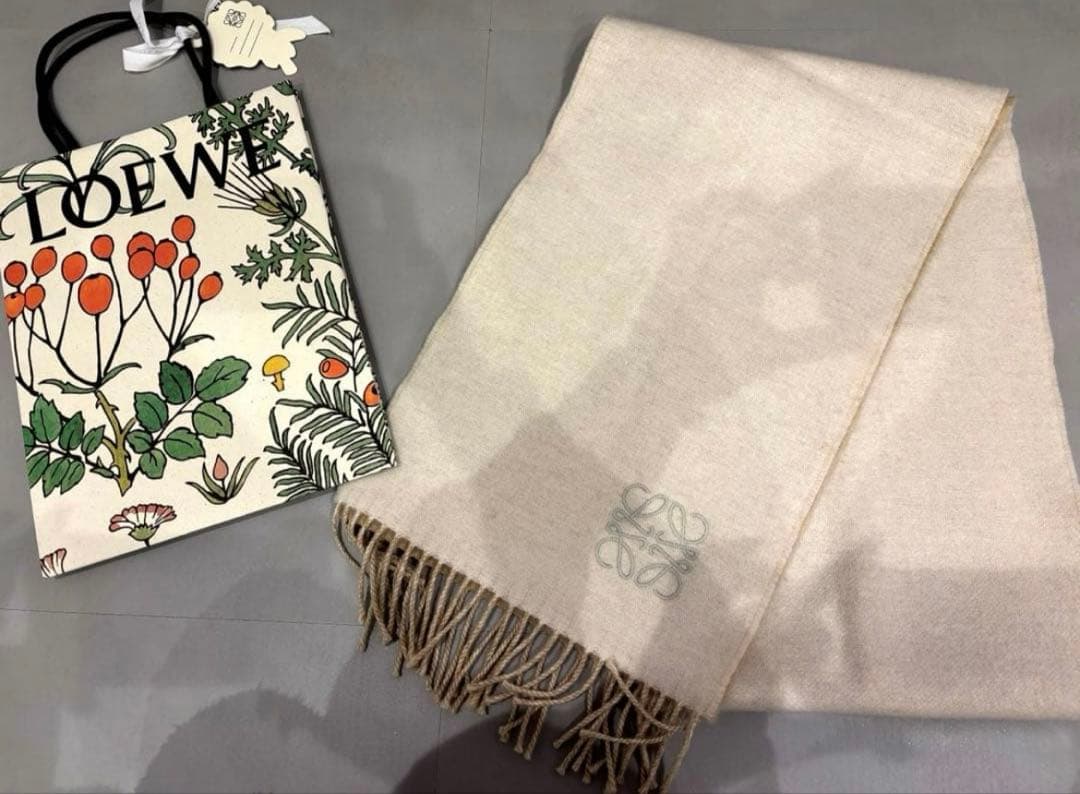 ロエベ　マフラー　バイカラー　スカーフ　ホワイト　ベージュ　 ウール&カシミア