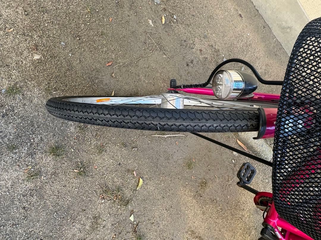 可愛いピンクで、新品タイヤのママチャリ(26㌅)お届けします！お引き取りも可能。