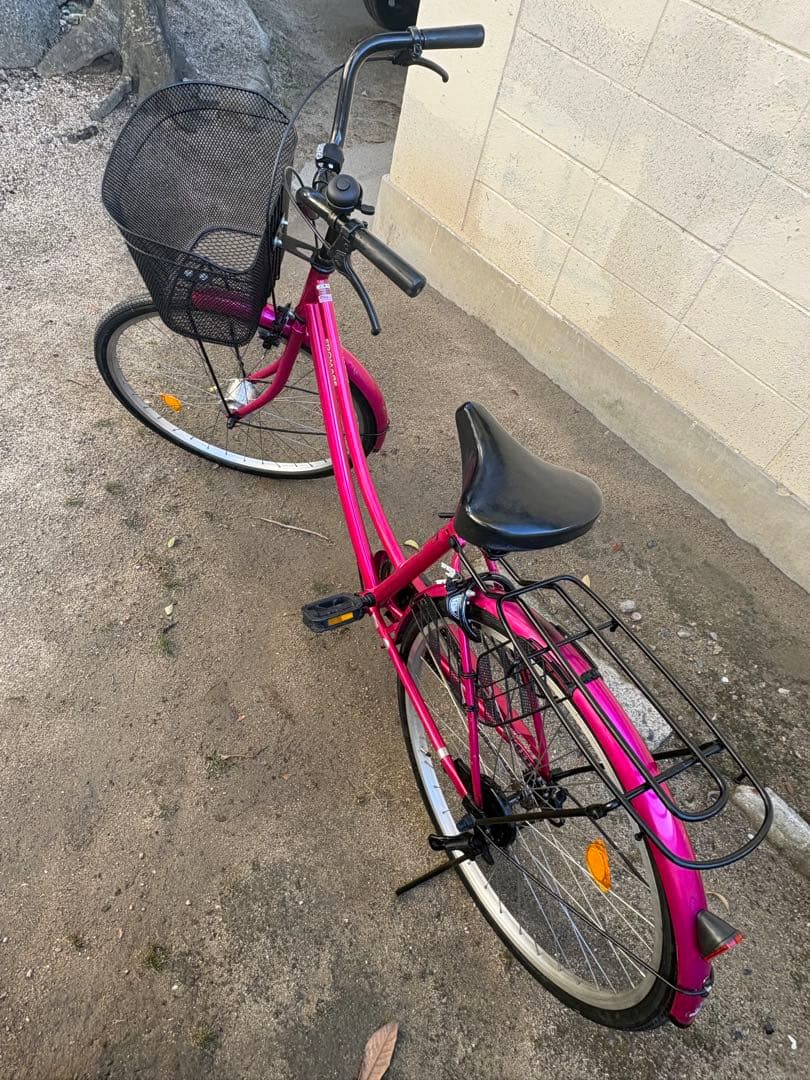 可愛いピンクで、新品タイヤのママチャリ(26㌅)お届けします！お引き取りも可能。