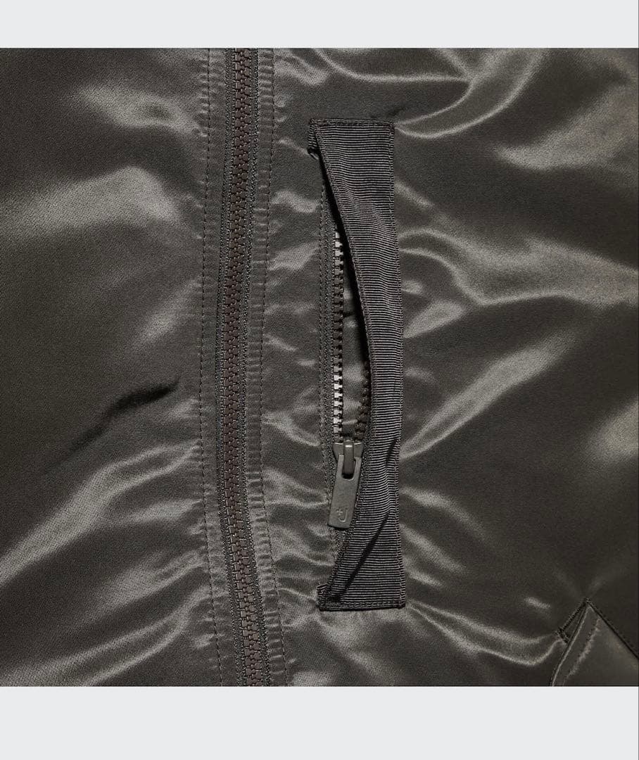 【極美品】UNIQLO +Jハイブリッドダウンオーバーサイズ　黒