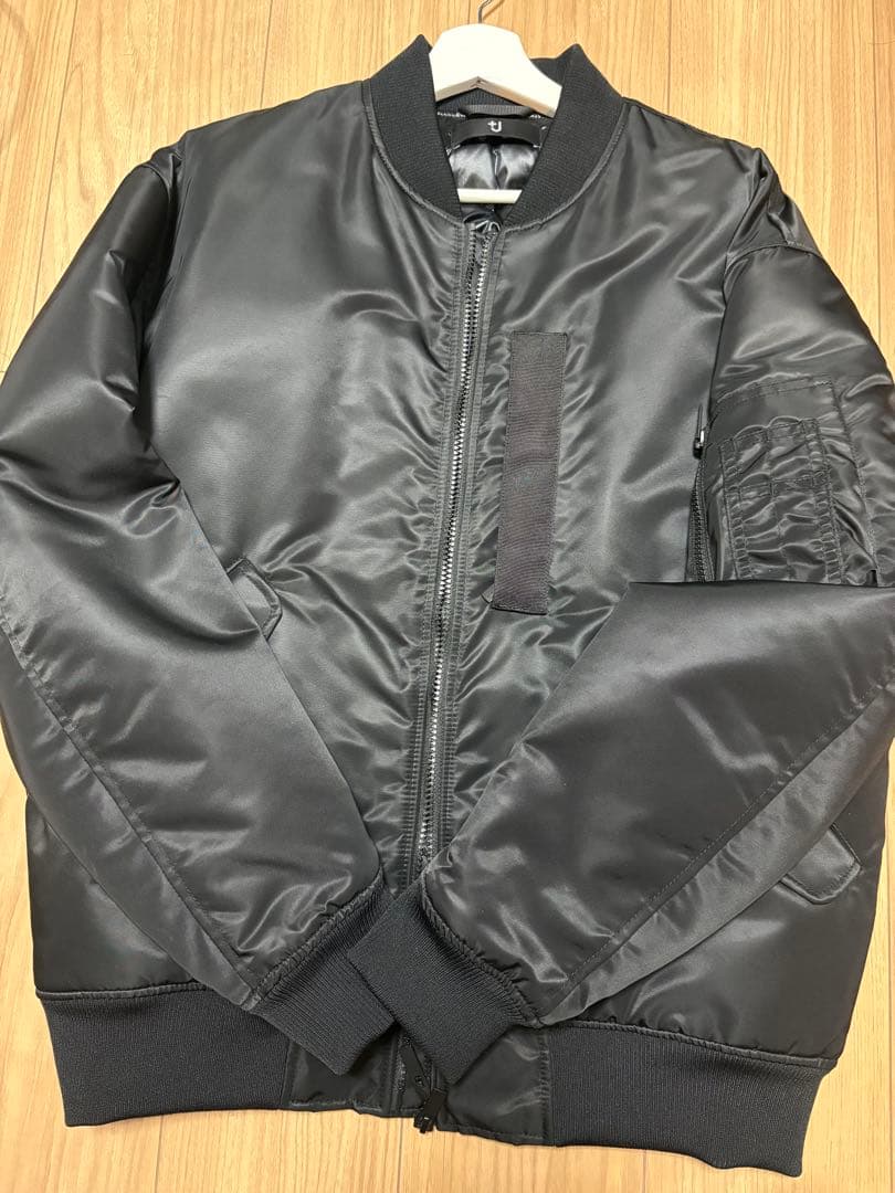 【極美品】UNIQLO +Jハイブリッドダウンオーバーサイズ　黒