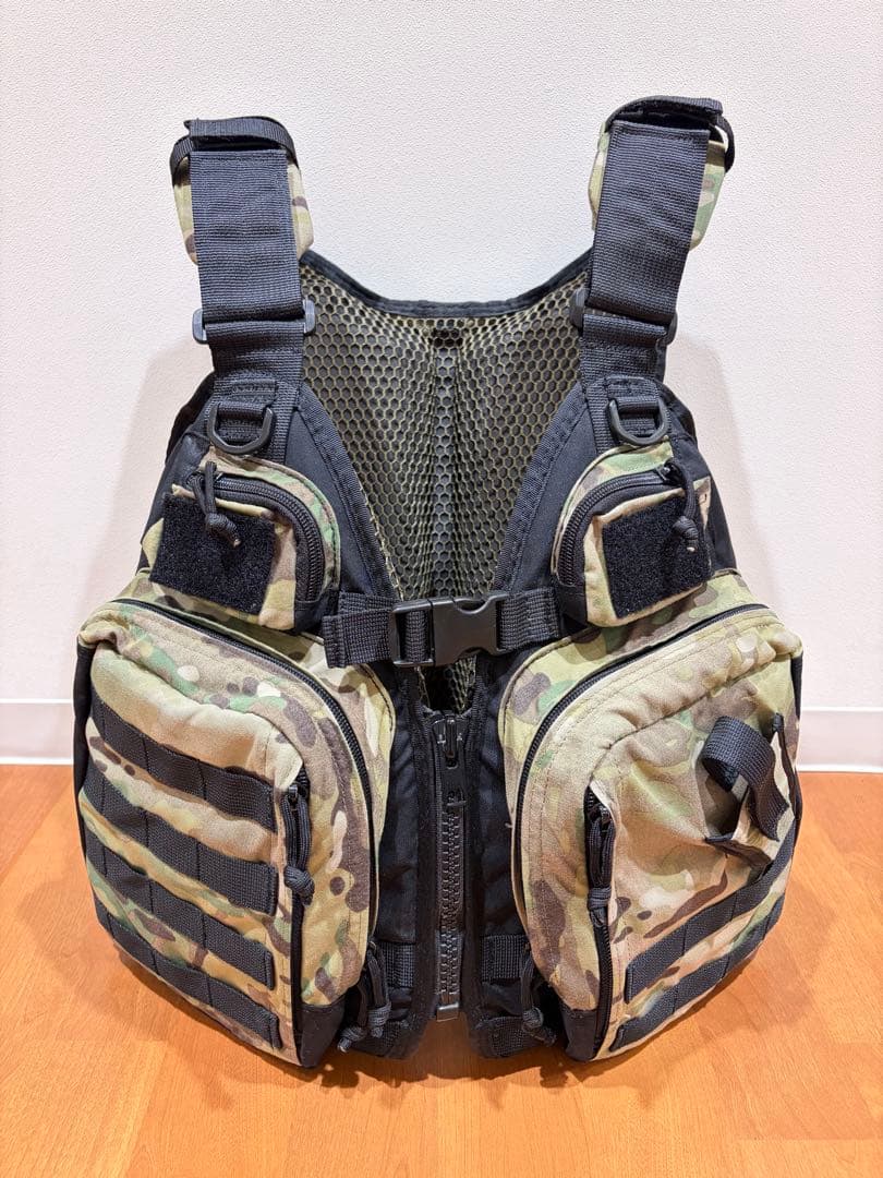 人気カラー　サブロック　SUBROC　V-One ベスト　マルチカム