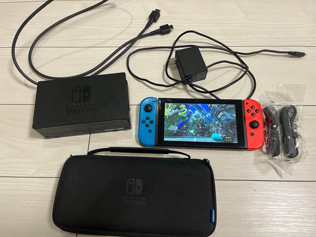 Nintendo Switch 本体 青/赤 Joy-Con ケース　付き