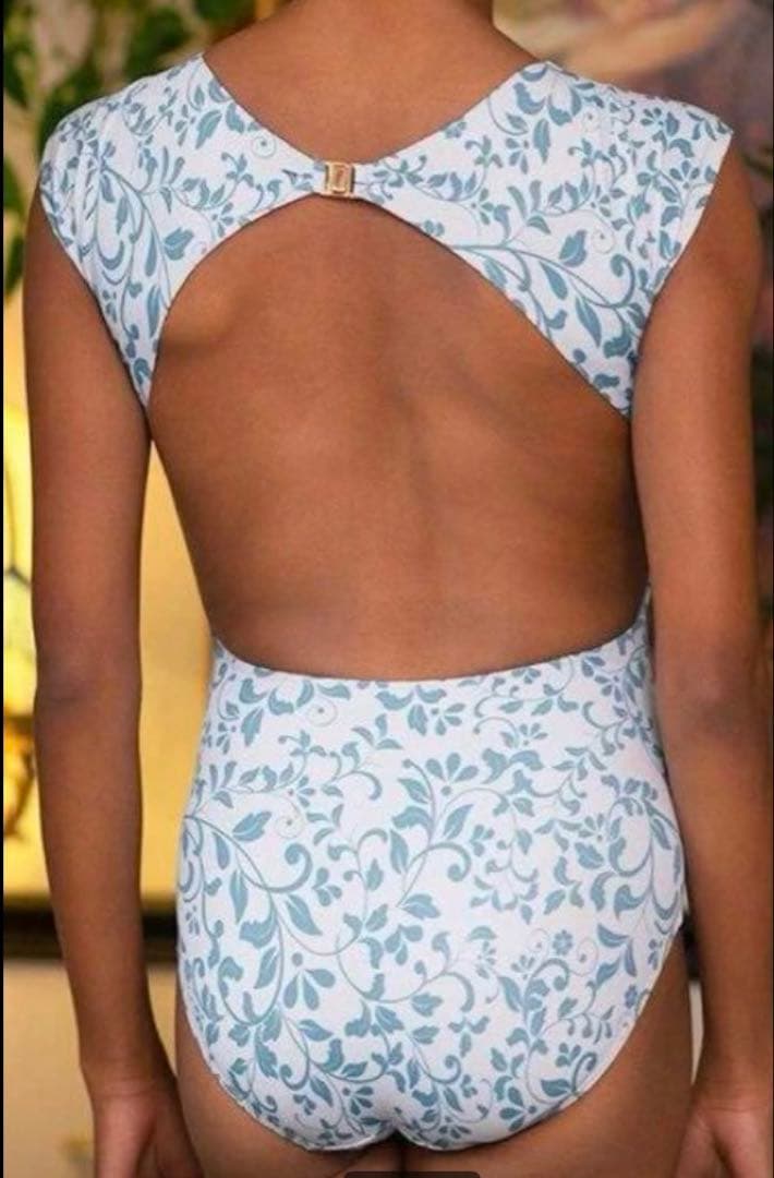 ［新品］eleve青い花柄オープンバックレオタード