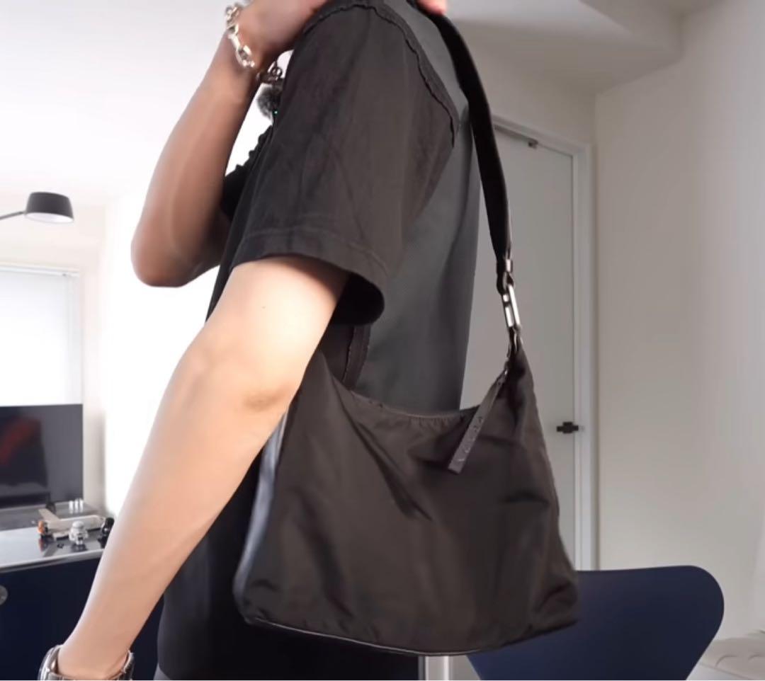 prada ショルダーバッグ