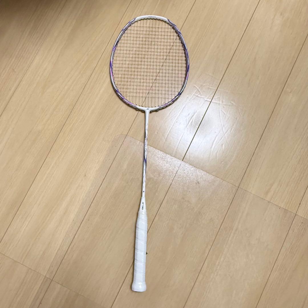 【新品】YONEX バドミントン ラケット ナノフレア 111 NF ケース付き