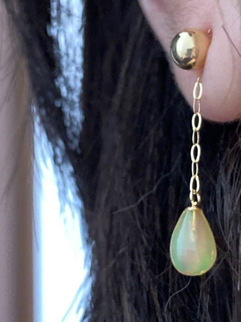 オパールのピアス