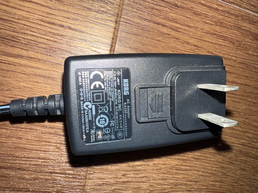 KORG monologue Red 廃盤品 アダプタ+スタンド+ケーブル付き