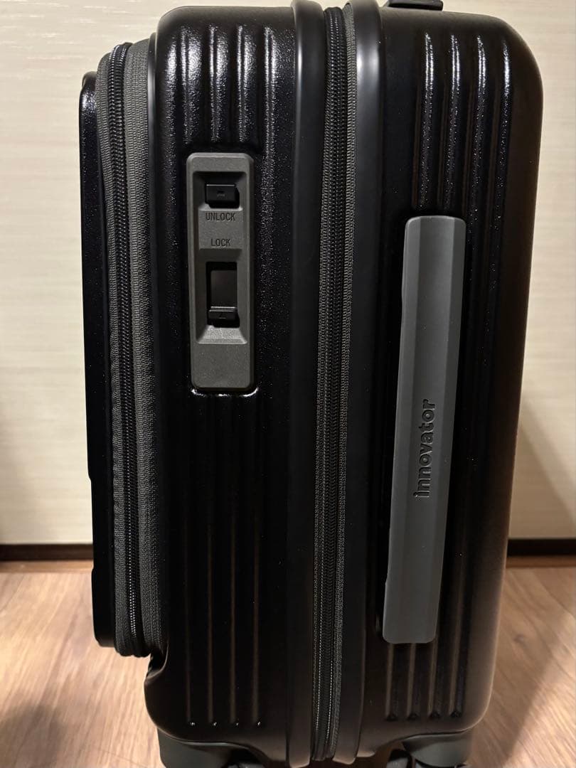 みページ　INV30 Mad Black 21L Coin-Locker