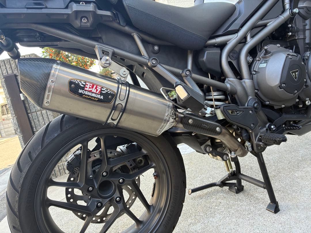 トライアンフ タイガーエクスプローラー 1200 レオビンチ 中間パイプ