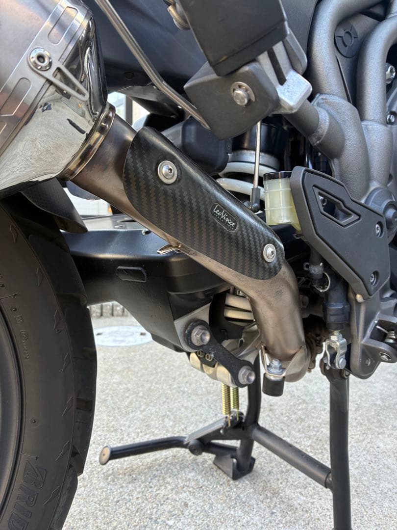 トライアンフ タイガーエクスプローラー 1200 レオビンチ 中間パイプ