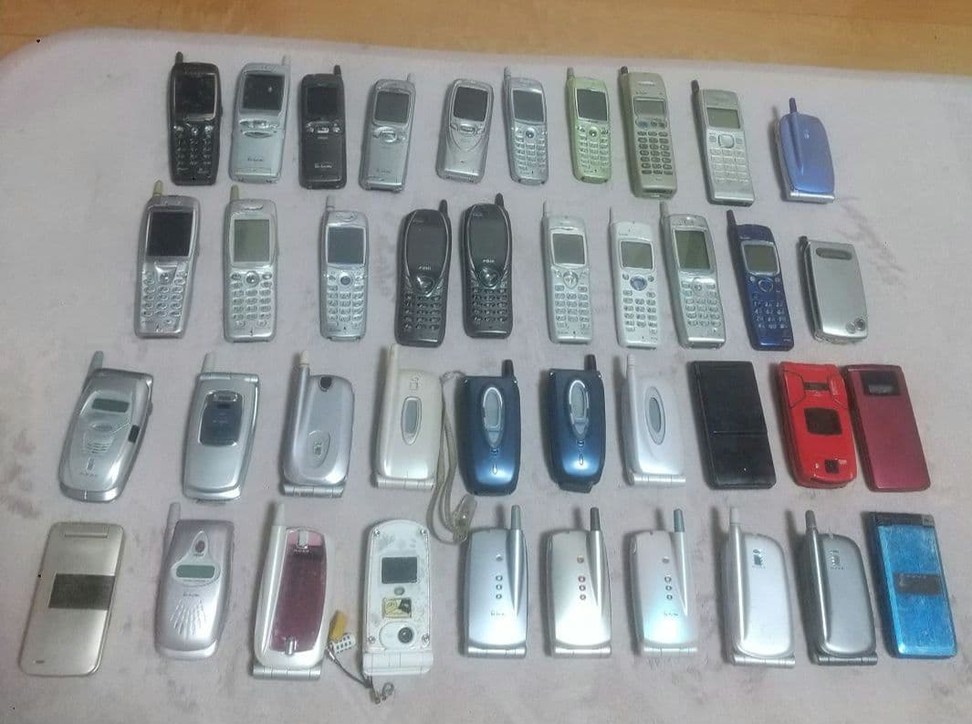 が*ら様 【ジャンク】ガラケーまとめ売り40台
