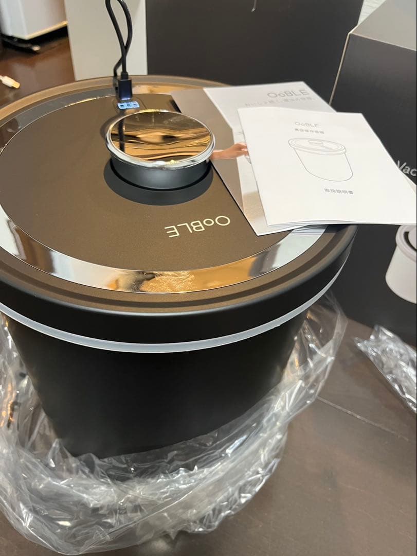 新品未使用品　OoBLE（オーブル）13L 真空保存容器　ブラック