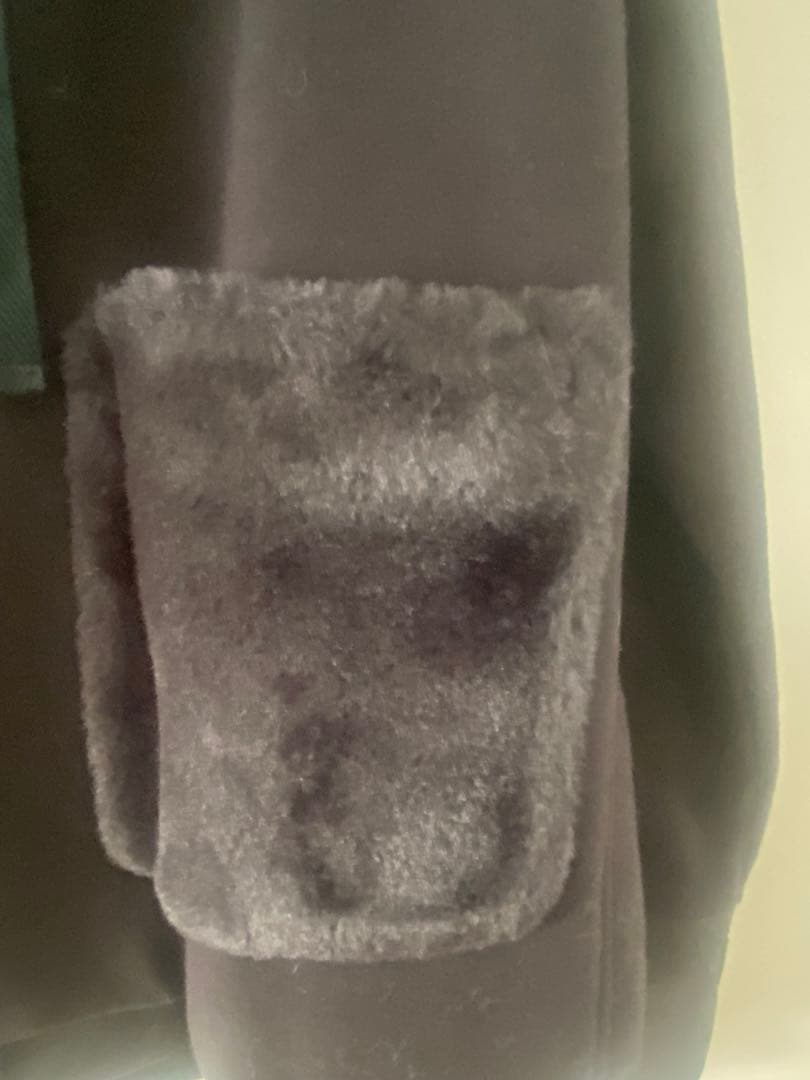 【新品未使用】フード付き黒ジャンパーコート ファー付きポケット