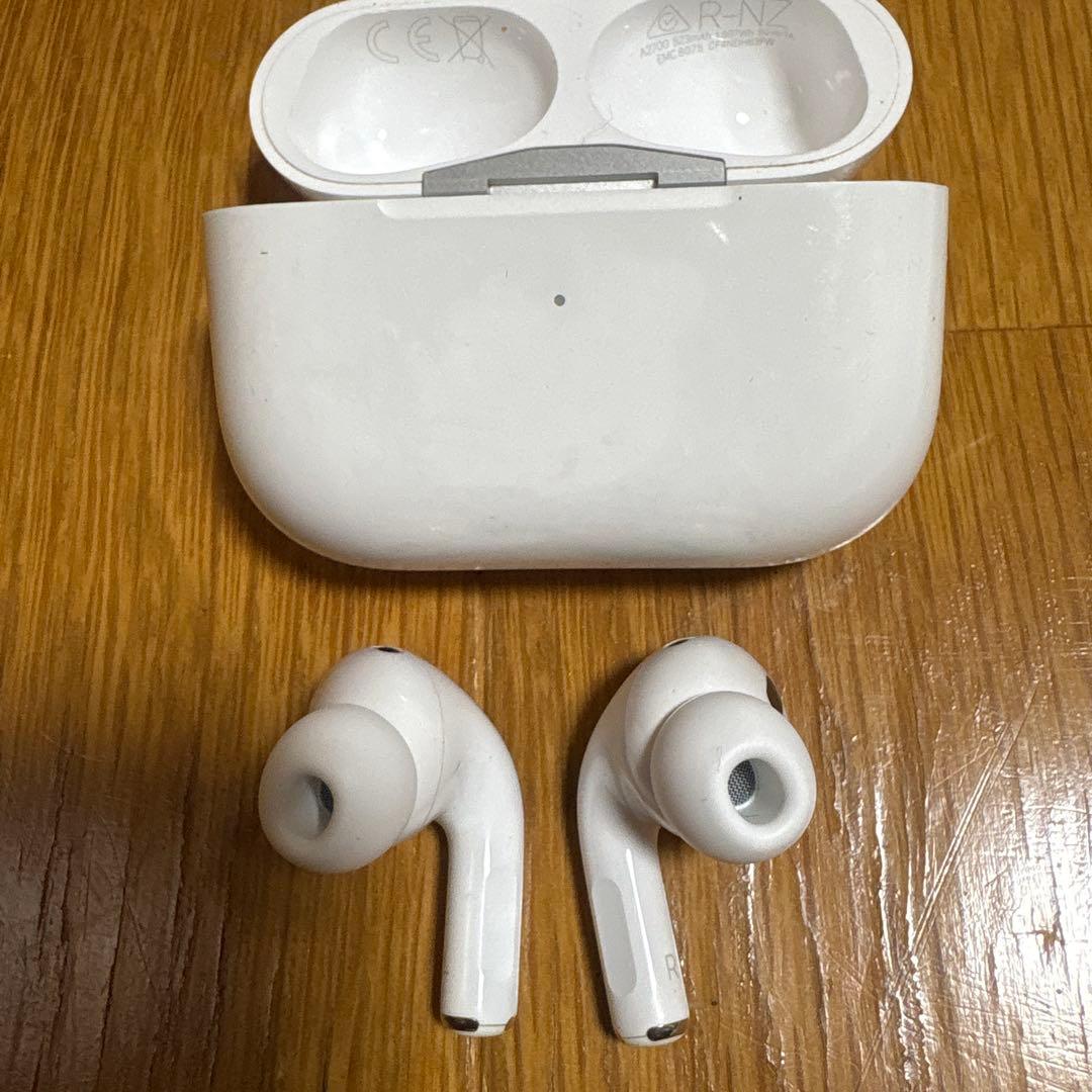N*y様 AirPods Pro 2世代 本体 MagSafe充電ケース付き