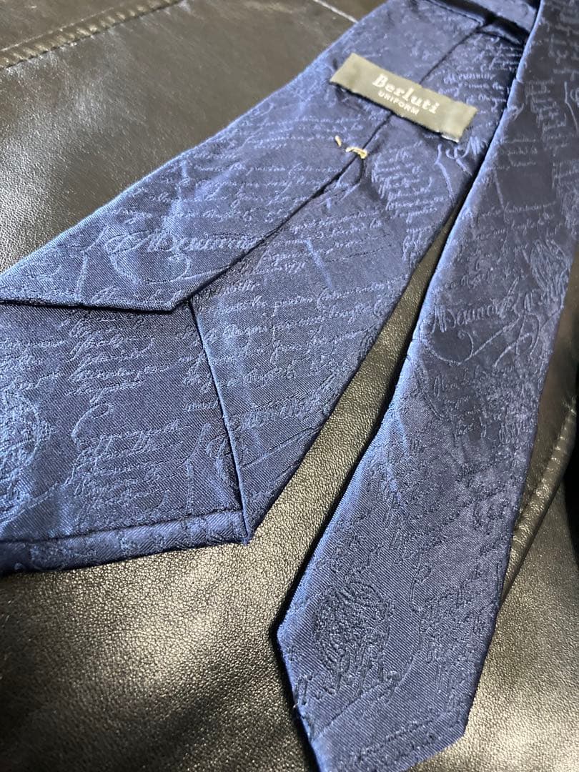 Berluti カリグラフィ　ネクタイ ネイビー