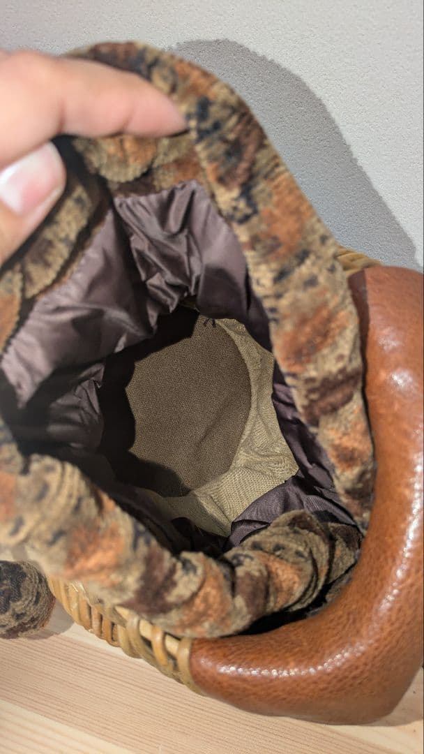 籐とレザーのかごバッグ