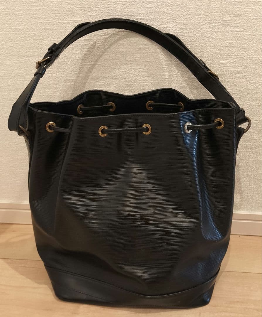 黒　バケットバッグ 　ブラック