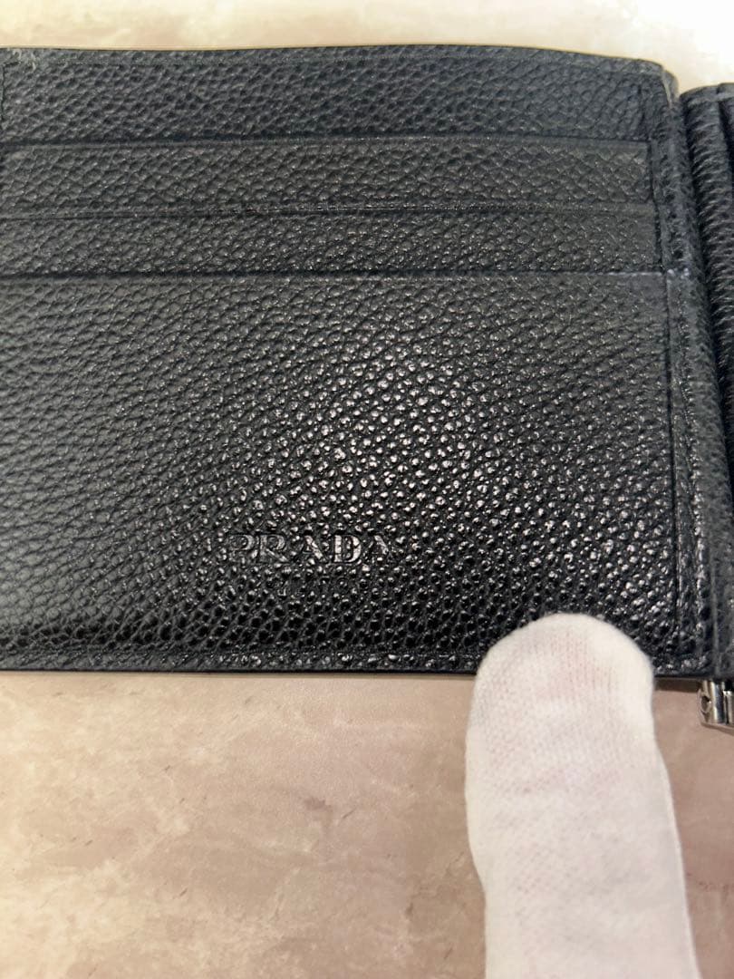 PRADA ブラック マネークリップ付きカードケース