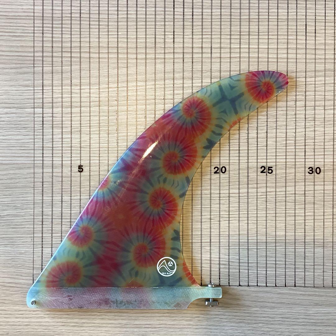 新品未使用シングルフィン9インチ タイダイ、 スクリュー付き
