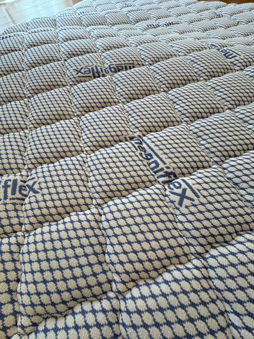 ★美品★ マニフレックス イタリアフトンII セミダブル クロネコ200サイズ