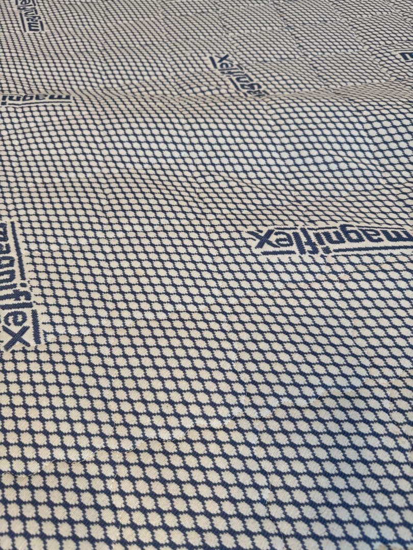 ★美品★ マニフレックス イタリアフトンII セミダブル クロネコ200サイズ