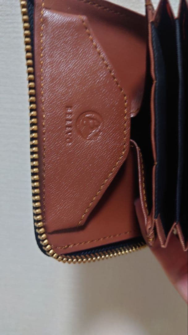 SATTO L お札の折れない　コンパクト財布