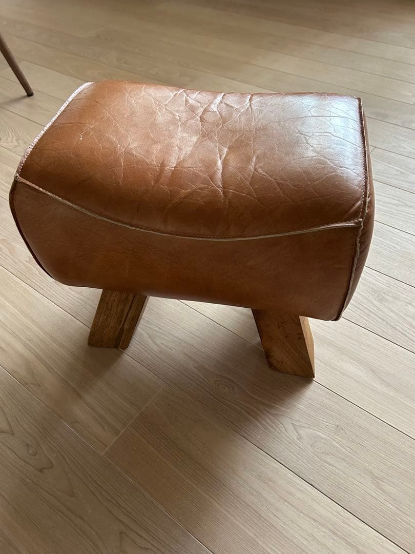 スツール　ミニスツール　オットマン　ウッドスツール　レザー　ころんと可愛い椅子