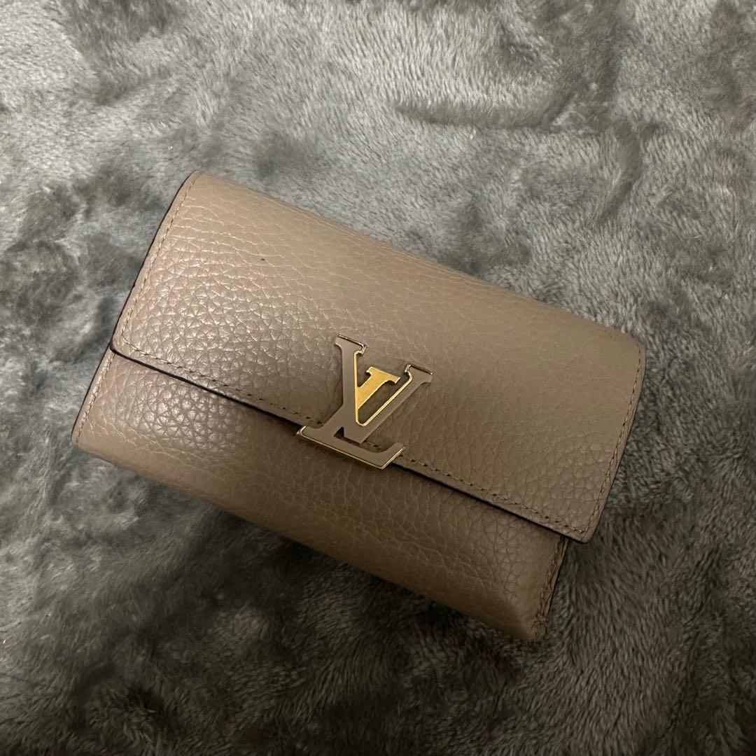 Louis Vuitton ポルトフォイユ・カプシーヌ コンパクト