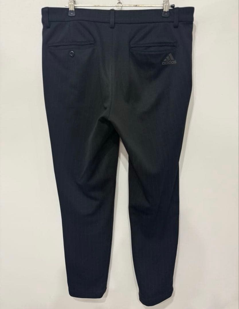 adidas ブラック ストライプ ビジネススーツ