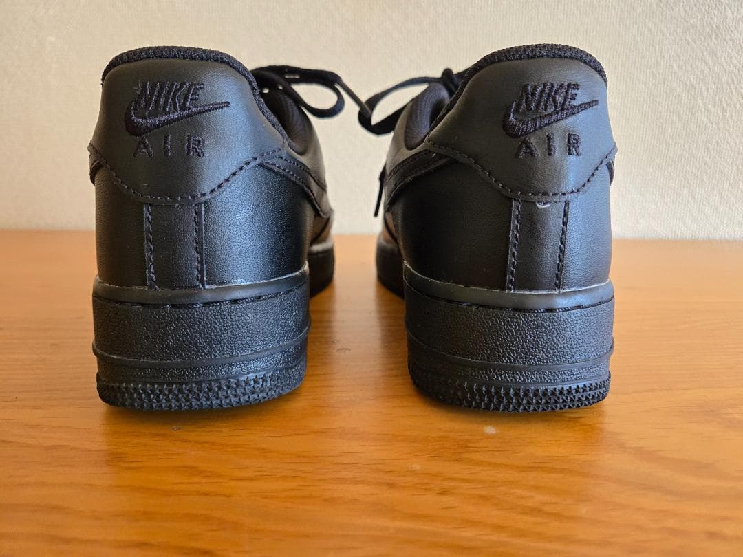 ナイキ エア フォース 1 '07 ウィメンズ 24.5cm