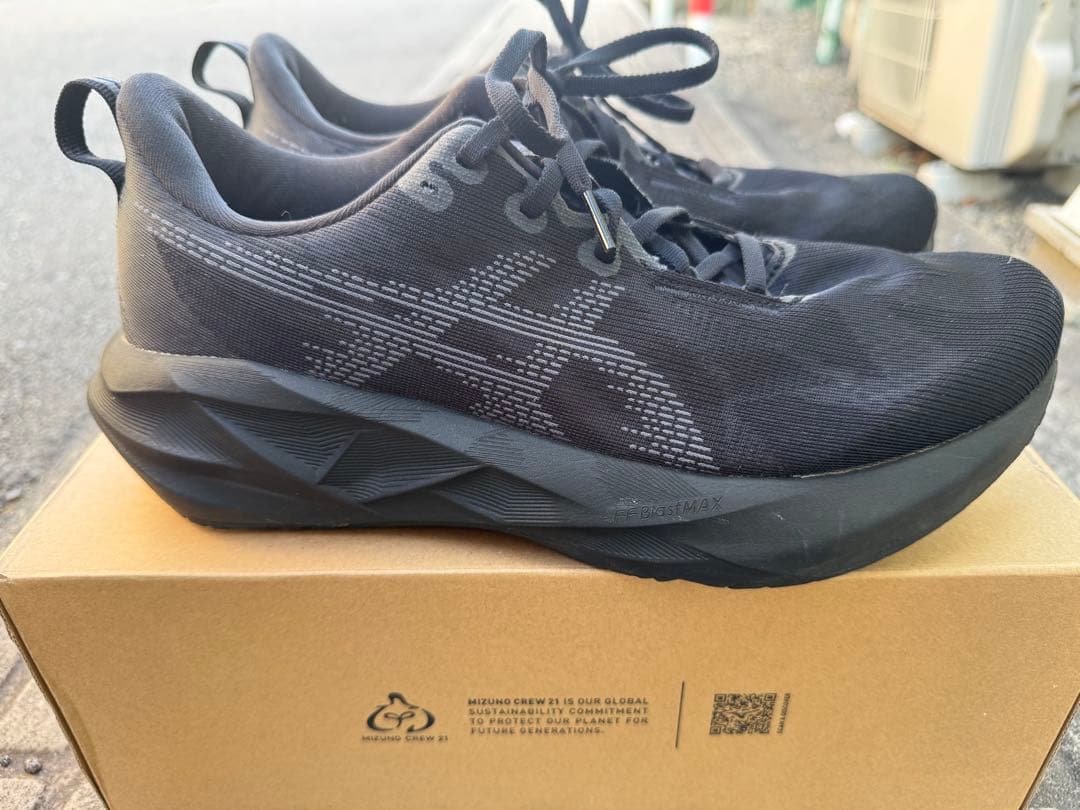 スパイク・シューズ ASICS novablast 5 28cm