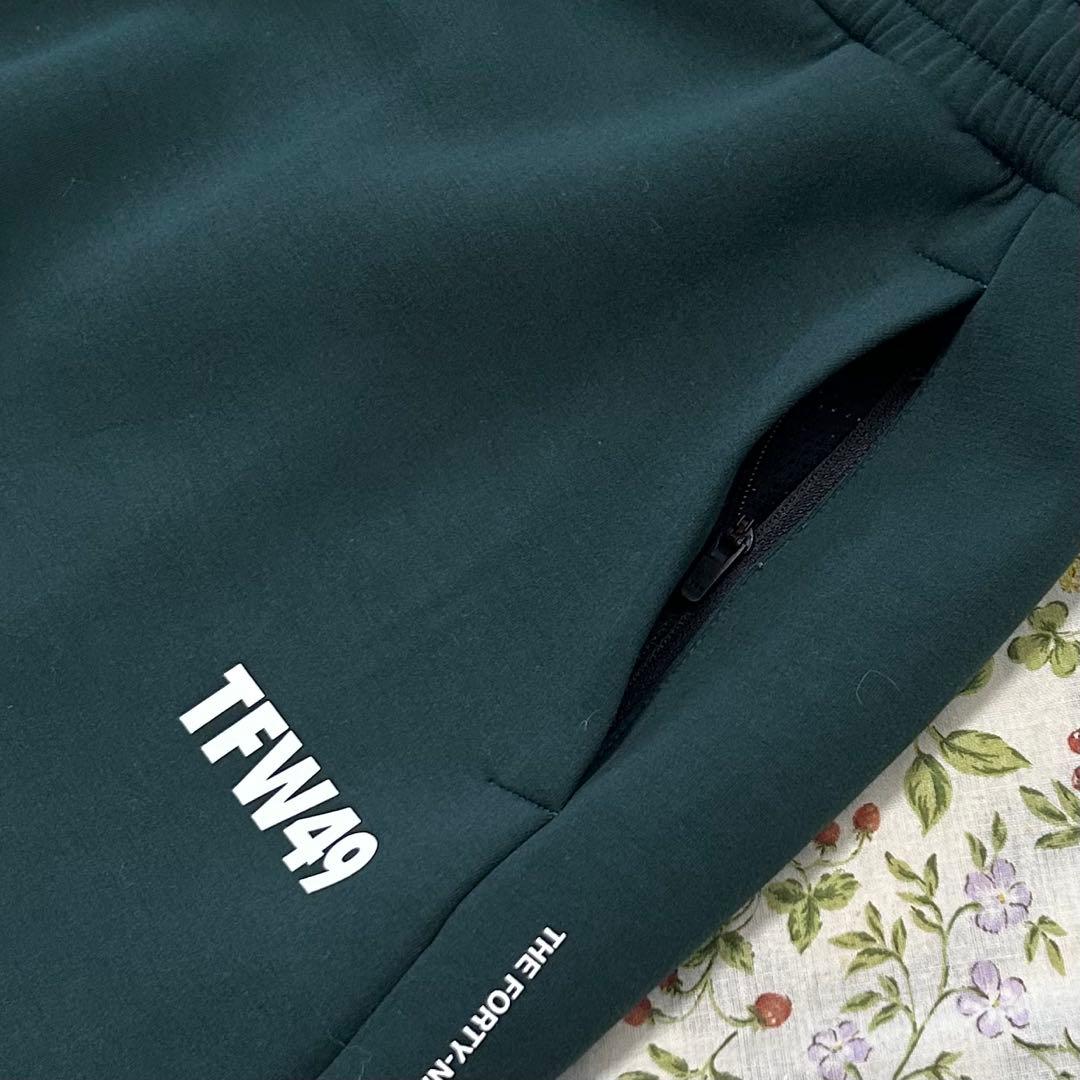 TFW40 CARDBOARD MATERIAL SKIRT グリーン　　　　M