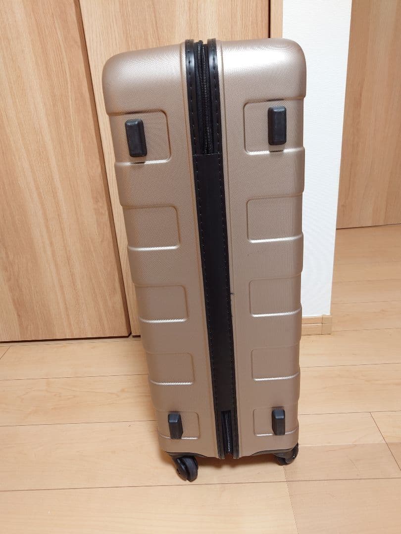 無印良品　バーを自由に調節できる　ハードキャリーケース（７５Ｌ）鍵あり